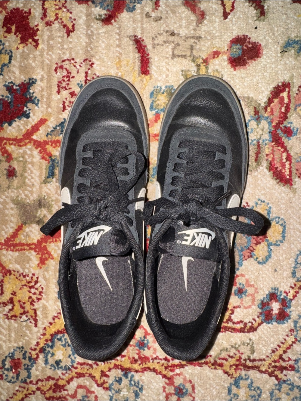 Nike womens Black Killlshot 2